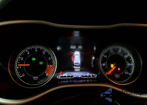 2015 Jeep Cherokee Limited z USA, uszkodzony, nr VIN 1C4PJMDS7FW662260